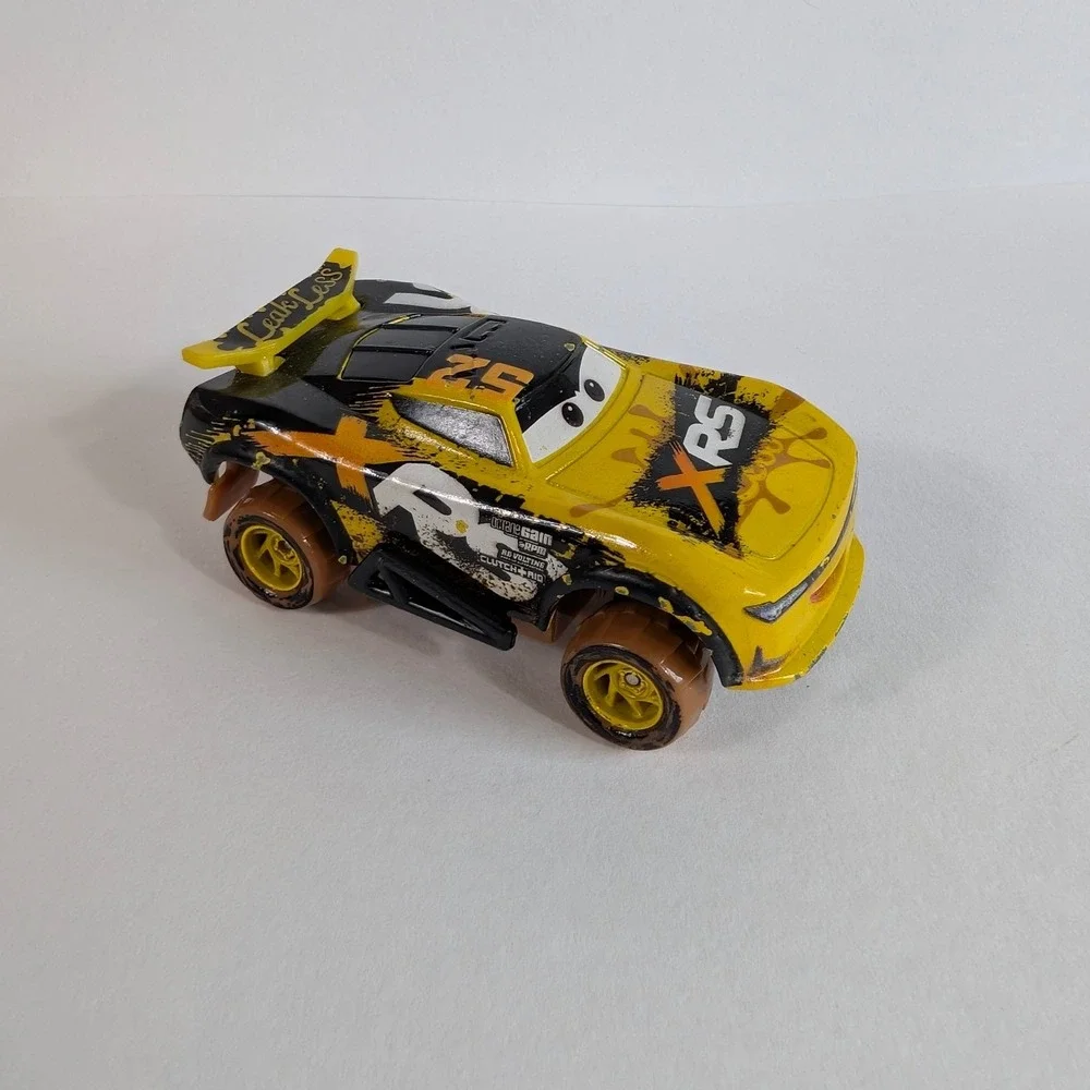 Disney Pixar Cars Mattel XRS Mud Racing Leak Less Claude Scruggs Diecast Car 52